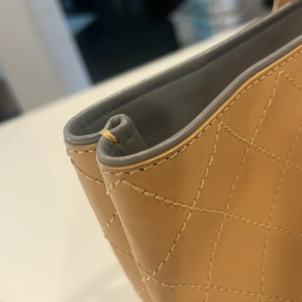 CHANEL Matelasse Chain Tote Bag Leather Beige Silver - Picture 15 of 16